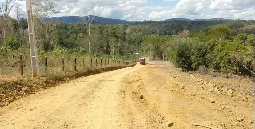 Camacã: Prefeitura recupera estrada da região Estrela de São João do Panelinha e região Córrego de Areia
